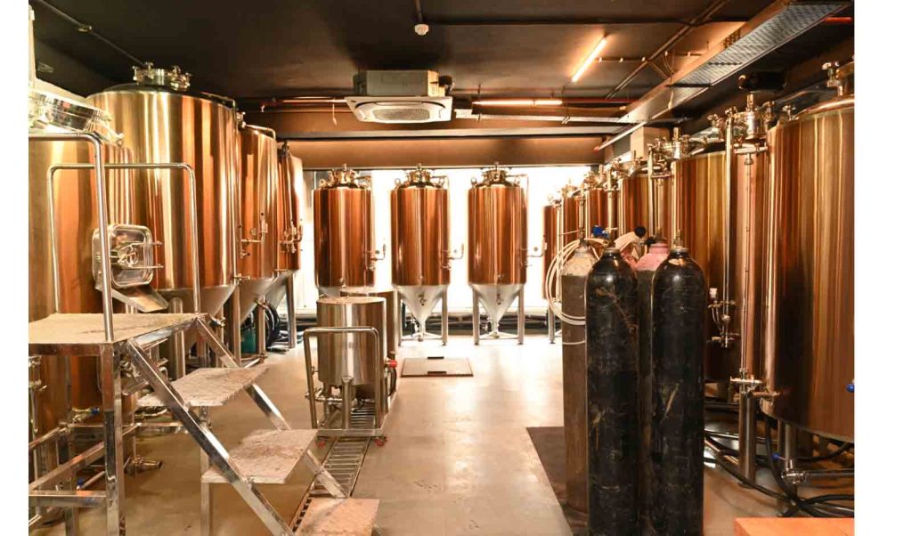 Exploring the World of Craft Beer and Brewing